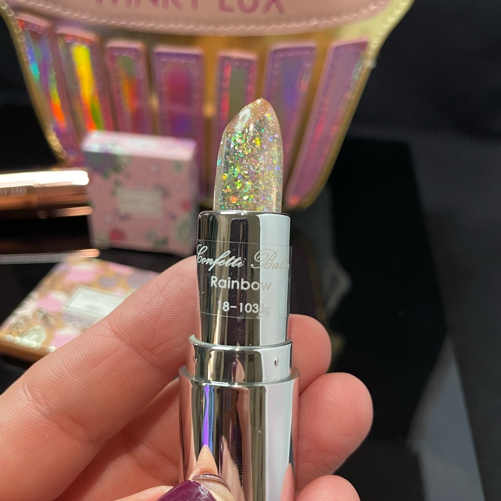 WINKY LUX Lipstick Duo, Highlighter and Eyeshadow with Cupcake Cosmetic Bag - Picture 8 of 8